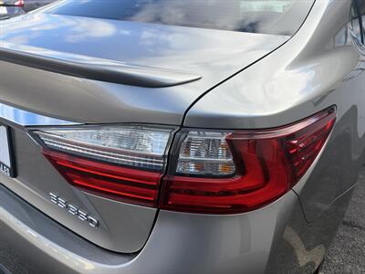 2016 Lexus ES 350   - Photo 25 - East Dundee, IL 60118