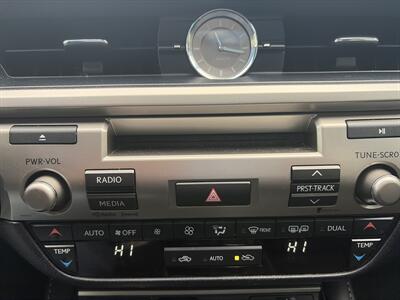 2016 Lexus ES 350   - Photo 15 - East Dundee, IL 60118
