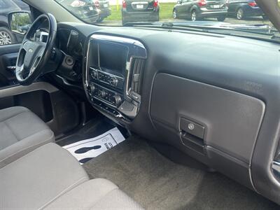 2016 Chevrolet Silverado 1500 LT Z71   - Photo 12 - East Dundee, IL 60118