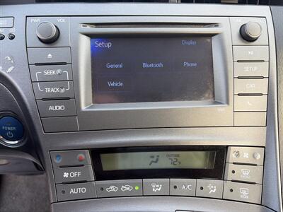 2014 Toyota Prius Two   - Photo 15 - East Dundee, IL 60118