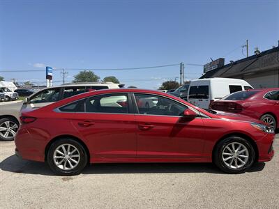 2018 Hyundai SONATA SE - Photo 4 - East Dundee, IL 60118