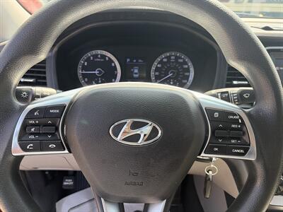 2018 Hyundai SONATA SE - Photo 14 - East Dundee, IL 60118
