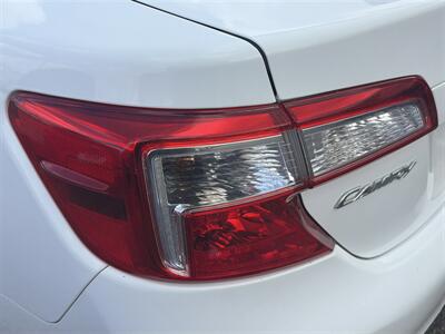 2013 Toyota Camry Hybrid LE   - Photo 22 - East Dundee, IL 60118
