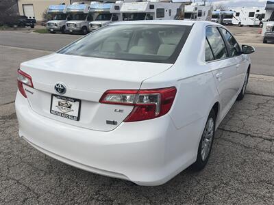 2013 Toyota Camry Hybrid LE   - Photo 7 - East Dundee, IL 60118