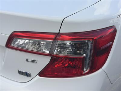 2013 Toyota Camry Hybrid LE   - Photo 23 - East Dundee, IL 60118