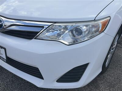 2013 Toyota Camry Hybrid LE   - Photo 21 - East Dundee, IL 60118