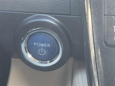 2013 Toyota Camry Hybrid LE   - Photo 16 - East Dundee, IL 60118