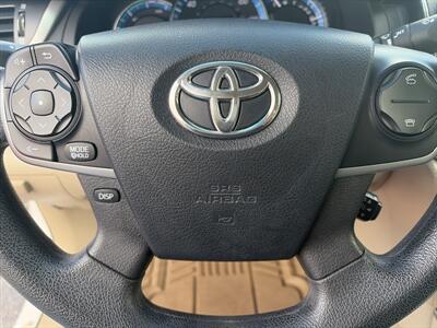 2013 Toyota Camry Hybrid LE   - Photo 17 - East Dundee, IL 60118