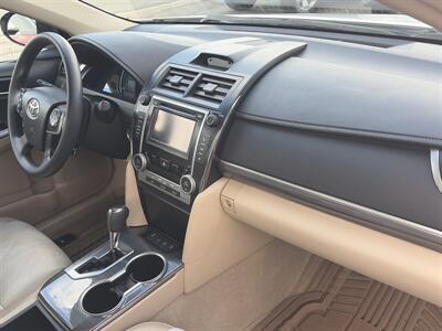 2013 Toyota Camry Hybrid LE   - Photo 11 - East Dundee, IL 60118