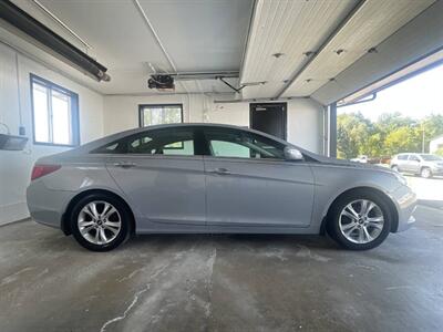 2013 Hyundai SONATA Limited   - Photo 4 - East Dundee, IL 60118