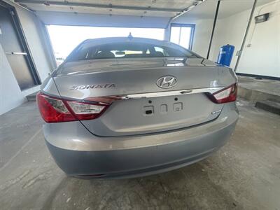 2013 Hyundai SONATA Limited   - Photo 6 - East Dundee, IL 60118