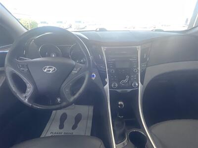 2013 Hyundai SONATA Limited   - Photo 12 - East Dundee, IL 60118