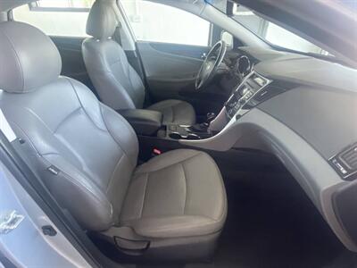 2013 Hyundai SONATA Limited   - Photo 10 - East Dundee, IL 60118