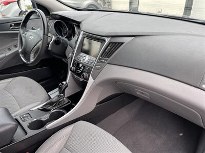 2013 Hyundai SONATA SE   - Photo 11 - East Dundee, IL 60118