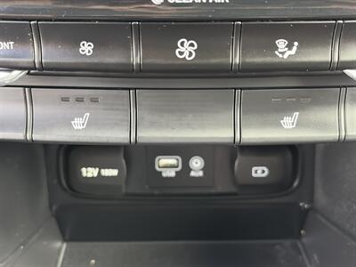 2019 Hyundai Santa Fe Limited 2.0T   - Photo 16 - East Dundee, IL 60118