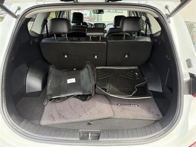 2019 Hyundai Santa Fe Limited 2.0T   - Photo 8 - East Dundee, IL 60118