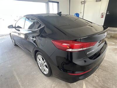 2017 Hyundai ELANTRA Limited   - Photo 6 - East Dundee, IL 60118