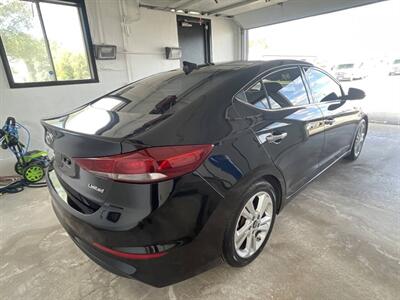 2017 Hyundai ELANTRA Limited   - Photo 5 - East Dundee, IL 60118