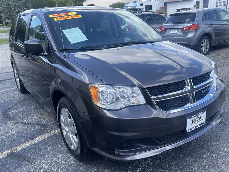 2019 Dodge Grand Caravan SE - Photo 1 - East Dundee, IL 60118