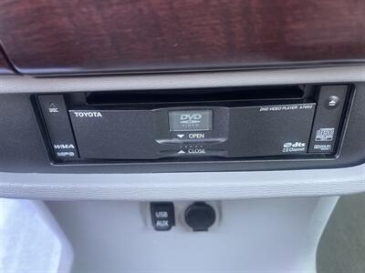 2012 Toyota Sienna XLE 8-Passenger   - Photo 28 - East Dundee, IL 60118