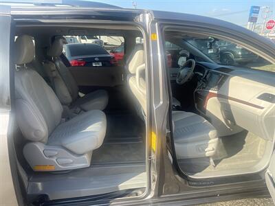 2012 Toyota Sienna XLE 8-Passenger   - Photo 9 - East Dundee, IL 60118