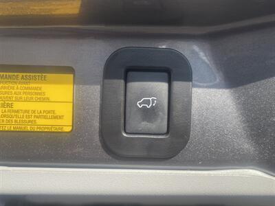 2012 Toyota Sienna XLE 8-Passenger   - Photo 7 - East Dundee, IL 60118