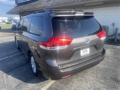 2012 Toyota Sienna XLE 8-Passenger   - Photo 10 - East Dundee, IL 60118