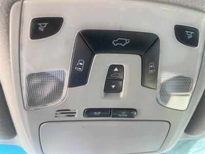 2012 Toyota Sienna XLE 8-Passenger   - Photo 19 - East Dundee, IL 60118
