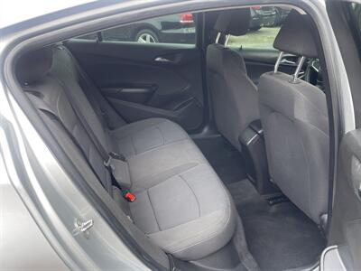 2018 Chevrolet Cruze LS   - Photo 10 - East Dundee, IL 60118