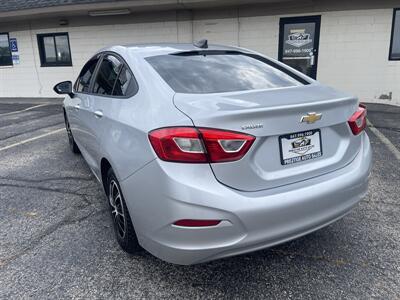 2018 Chevrolet Cruze LS   - Photo 7 - East Dundee, IL 60118
