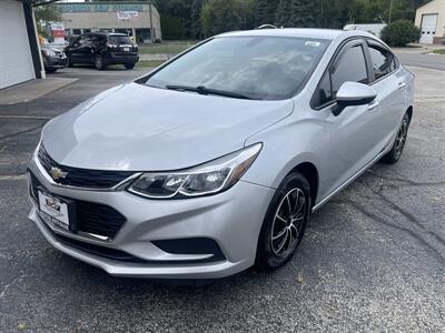 2018 Chevrolet Cruze LS   - Photo 3 - East Dundee, IL 60118