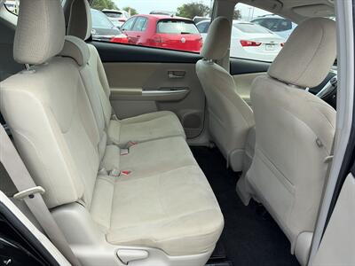 2013 Toyota Prius V Three - Photo 10 - East Dundee, IL 60118