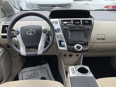 2013 Toyota Prius V Three - Photo 13 - East Dundee, IL 60118
