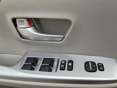 2013 Toyota Prius V Three - Photo 19 - East Dundee, IL 60118