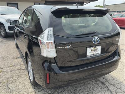 2013 Toyota Prius V Three - Photo 7 - East Dundee, IL 60118