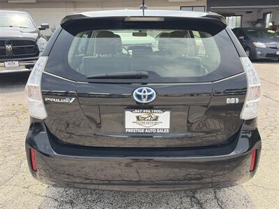 2013 Toyota Prius V Three - Photo 6 - East Dundee, IL 60118