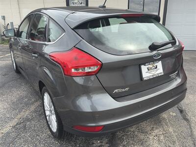 2015 Ford Focus Titanium Hatchback   - Photo 5 - East Dundee, IL 60118