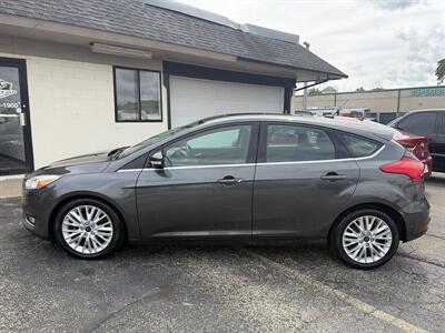 2015 Ford Focus Titanium Hatchback   - Photo 4 - East Dundee, IL 60118