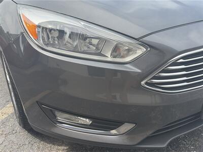 2015 Ford Focus Titanium Hatchback   - Photo 23 - East Dundee, IL 60118