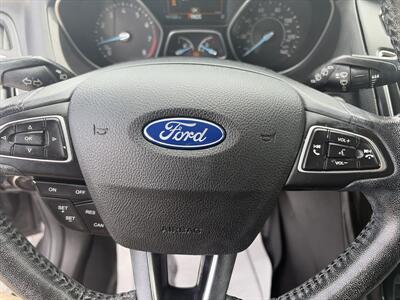 2015 Ford Focus Titanium Hatchback   - Photo 19 - East Dundee, IL 60118