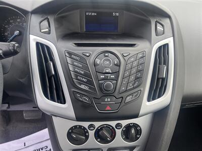 2014 Ford Focus SE   - Photo 13 - East Dundee, IL 60118