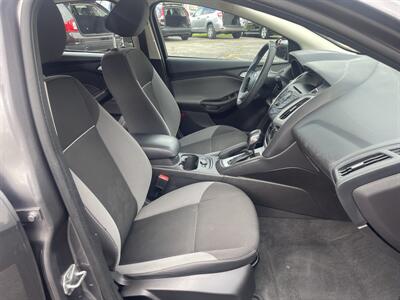 2014 Ford Focus SE   - Photo 11 - East Dundee, IL 60118