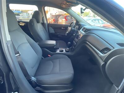 2016 Chevrolet Traverse LT - Photo 12 - East Dundee, IL 60118