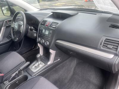 2015 Subaru Forester 2.5i   - Photo 12 - East Dundee, IL 60118