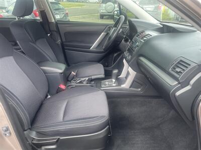 2015 Subaru Forester 2.5i   - Photo 11 - East Dundee, IL 60118