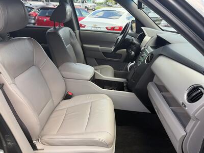 2011 Honda Pilot EX-L   - Photo 15 - East Dundee, IL 60118