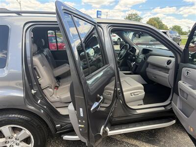 2011 Honda Pilot EX-L   - Photo 11 - East Dundee, IL 60118