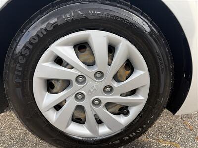2018 Hyundai Elantra SE   - Photo 18 - East Dundee, IL 60118