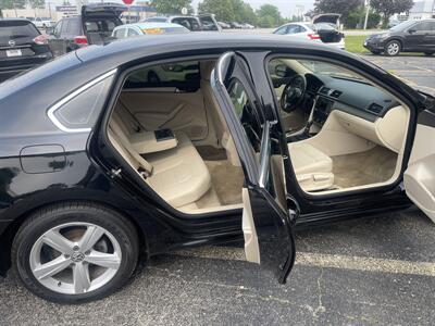 2015 Volkswagen Passat 1.8T Limited Edition   - Photo 8 - East Dundee, IL 60118