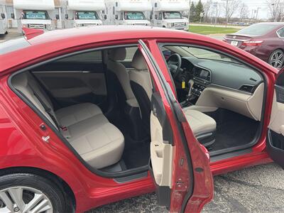2020 Hyundai Elantra SEL   - Photo 8 - East Dundee, IL 60118